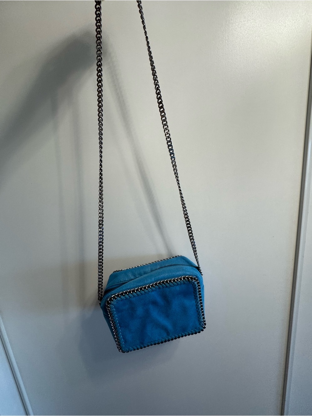 MINI blue bag Chain-Trim Suede Square Crossbody Bag Purse like new - Picture 6 of 13